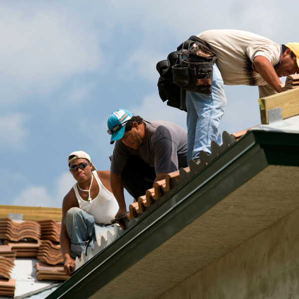 Roofing in Welland Check Out These Roof Facts - a portion of a house with gray siding and white trim