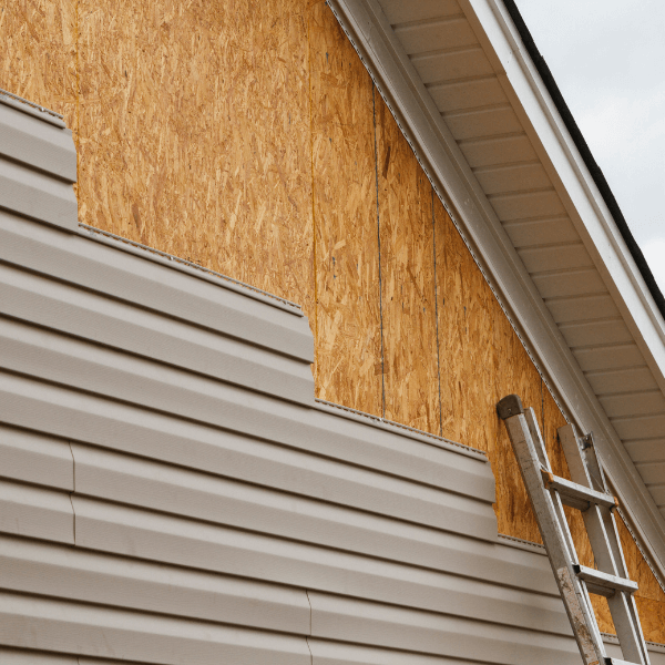 Welland roofing companies - How to Get The Most Out of Your Roofing or Siding Investment - new siding being installed
